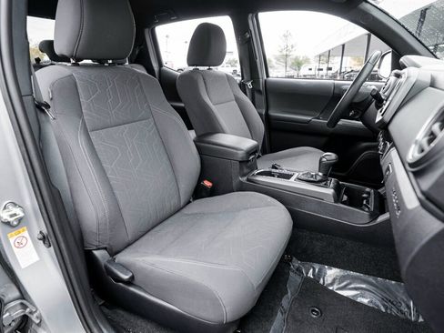 Used 2019 Toyota Tacoma TRD Off-Road image 18