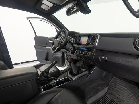 Used 2018 Toyota Tacoma TRD Pro AWD/4WD image 28
