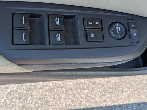 Used 2013 Acura ILX w/ Premium Package FWD image 14