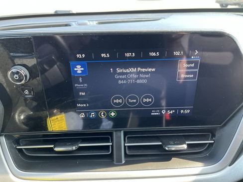 Used 2024 Chevrolet Trax RS FWD image 13