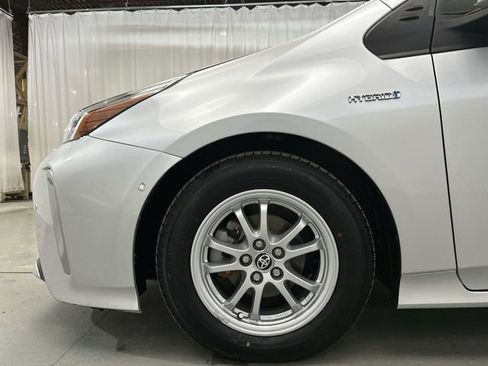 Used 2022 Toyota Prius LE AWD/4WD image 21