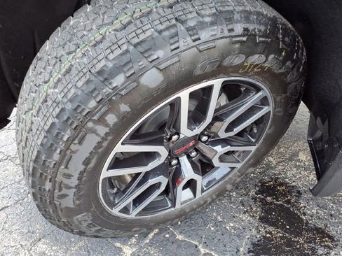 New 2026 GMC Sierra 1500 AT4 w/ Technology Package image 15