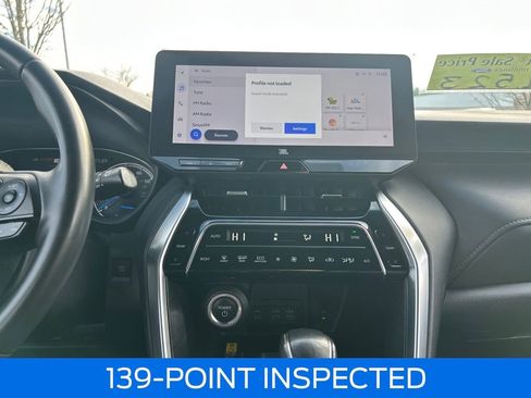 Used 2023 Toyota Venza XLE image 14