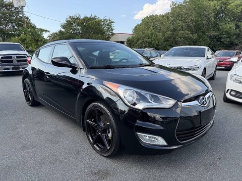 Used 2016 Hyundai Veloster w/ Option Group 02 FWD image 3