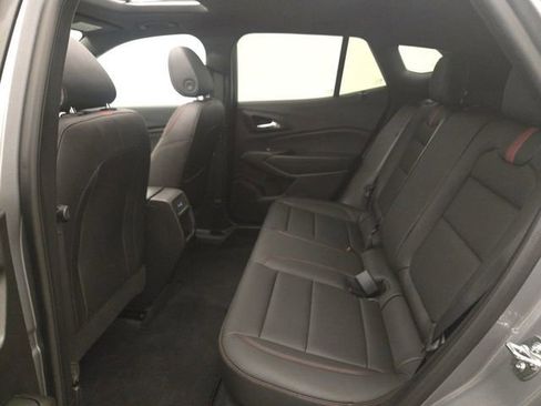 Certified 2025 Chevrolet Trax RS w/ Sunroof Package image 27