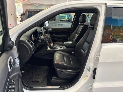 Used 2020 Jeep Grand Cherokee Limited AWD/4WD image 25