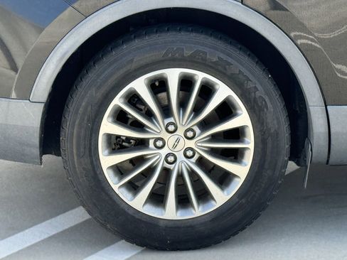 Used 2016 Lincoln MKX Select image 19