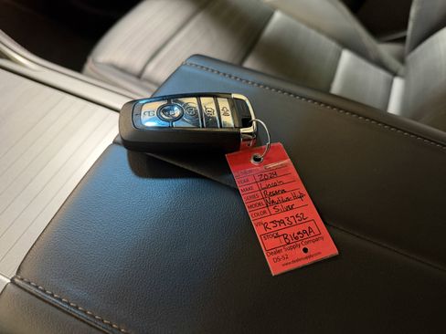 Used 2024 Lincoln Nautilus Reserve w/ Equipment Group 202A image 21