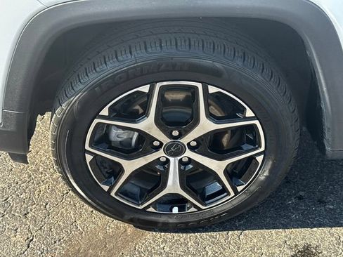Certified 2025 Jeep Compass Limited AWD/4WD image 10