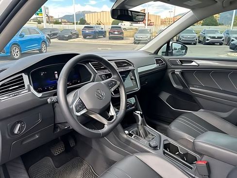 Used 2024 Volkswagen Tiguan SE AWD/4WD image 21