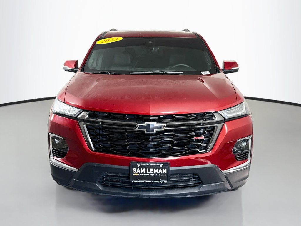 Used 2023 Chevrolet Traverse RS FWD image 2