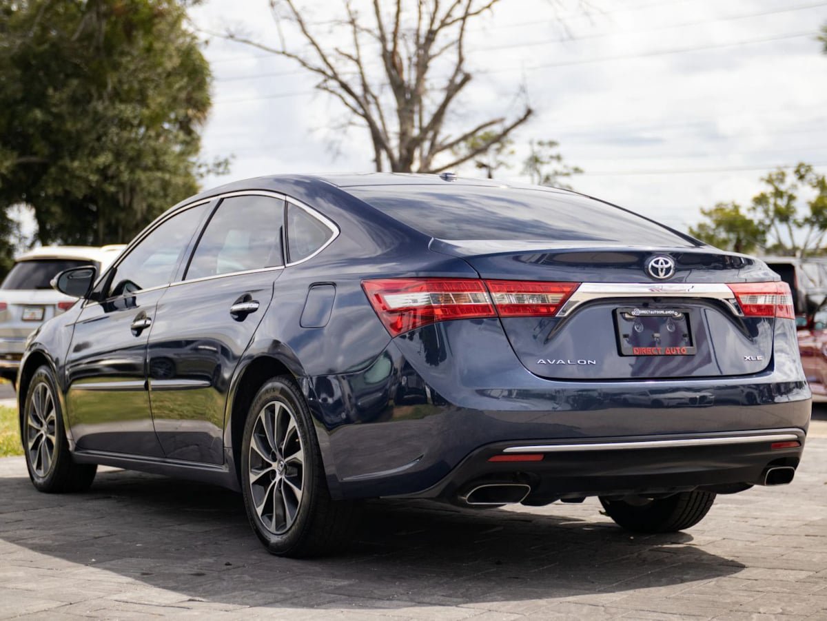 Used 2017 Toyota Avalon XLE w/ Carpet Mat Package FWD image 9