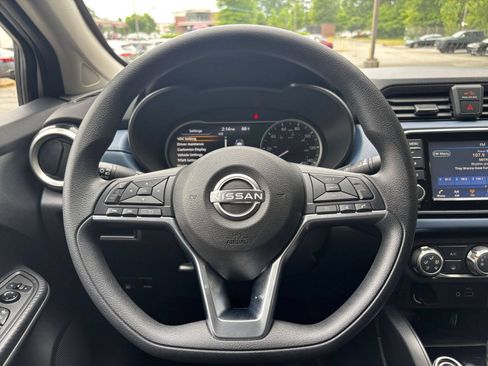 Used 2025 Nissan Versa SV FWD image 34
