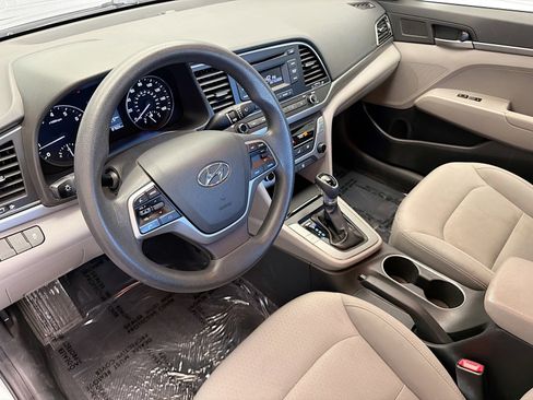 Used 2018 Hyundai Elantra SE FWD image 7