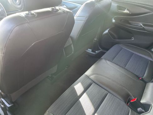 Used 2025 Buick Envista Preferred image 24