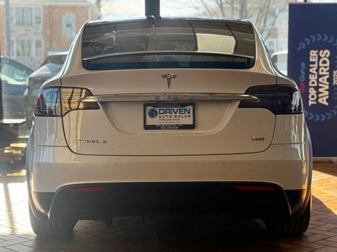 Used 2017 Tesla Model X 75D image 8