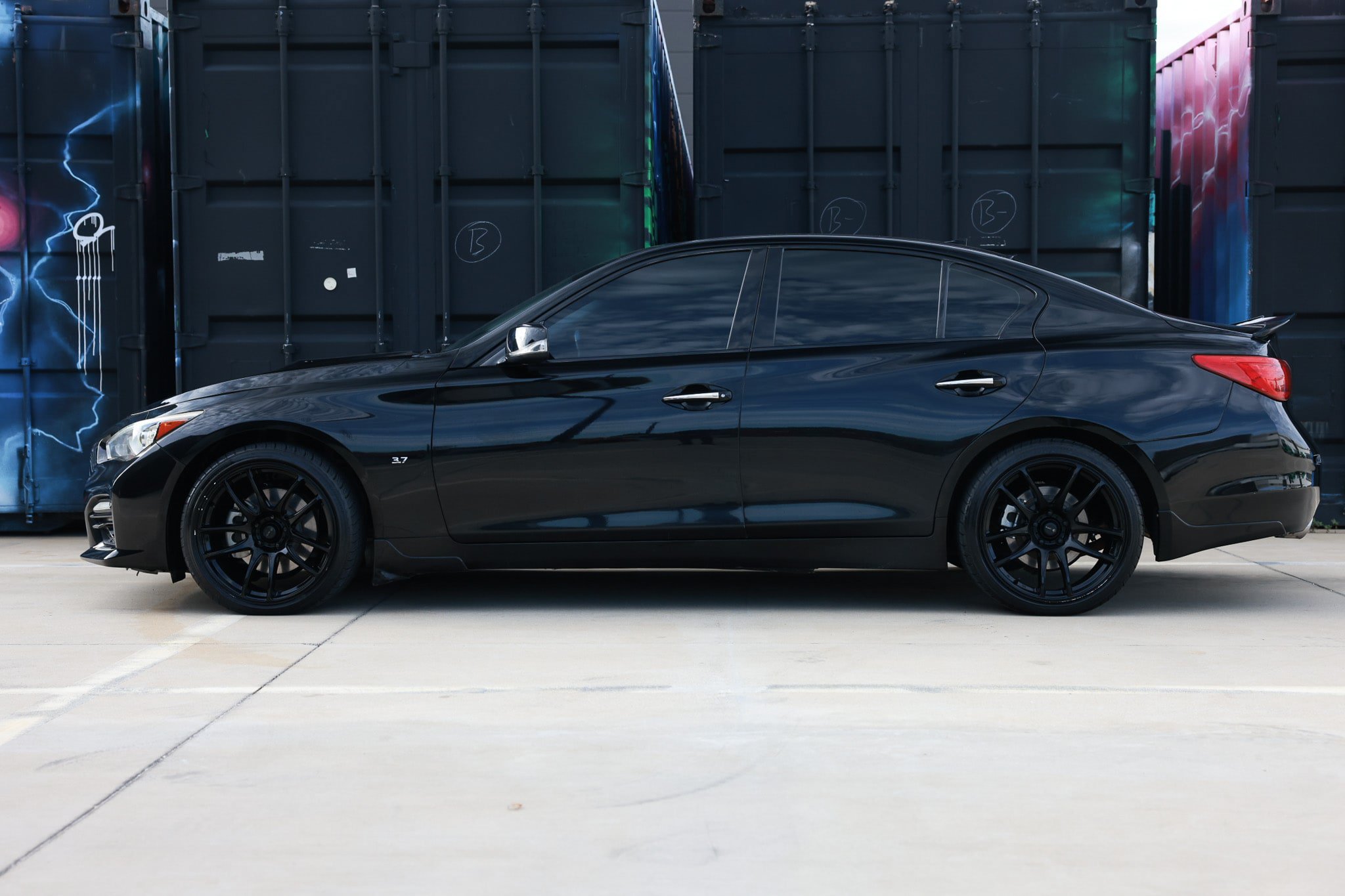 Used 2015 INFINITI Q50 Premium w/ Navigation Package AWD/4WD image 4