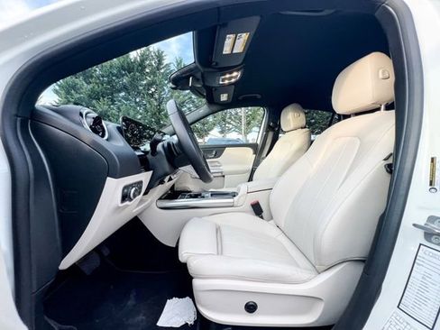 Used 2025 Mercedes-Benz GLA 250 4MATIC image 16