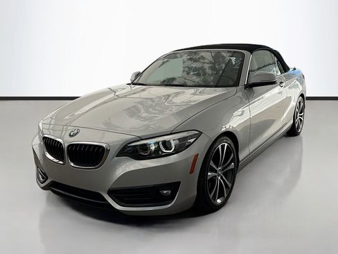 Used 2018 BMW 230i Convertible image 1