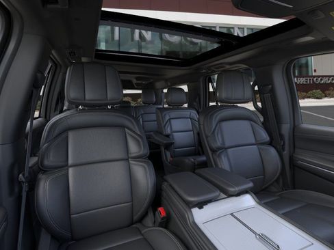New 2025 Lincoln Navigator L Reserve w/ Jet Appearance Package AWD/4WD image 10