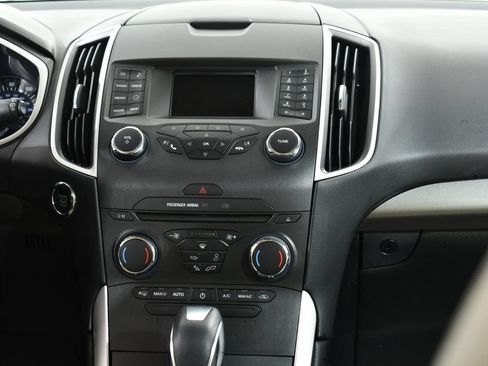 Used 2017 Ford Edge SEL AWD/4WD image 9
