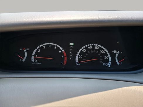 Used 2002 Toyota Avalon XL w/ Luxury Pkg FWD image 6
