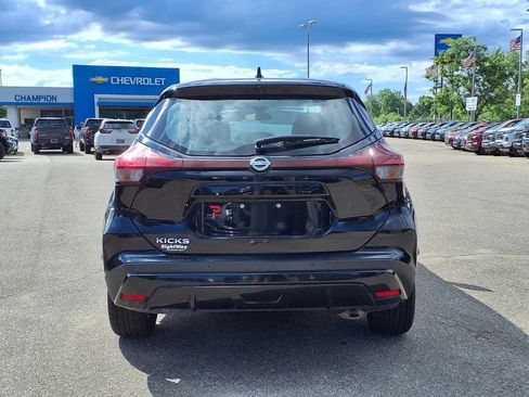 Used 2021 Nissan Kicks S FWD image 5