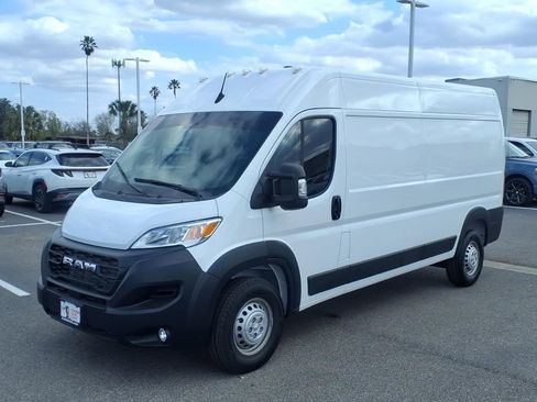 Used 2025 RAM ProMaster 2500 w/ Premium Convenience Group image 1