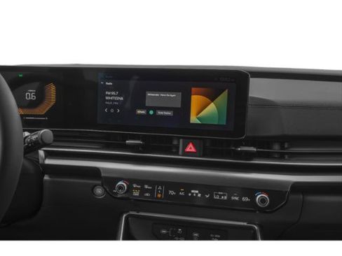 Used 2025 Kia Carnival FWD image 12