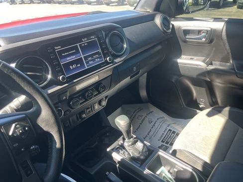 Used 2021 Toyota Tacoma TRD Off-Road AWD/4WD image 12