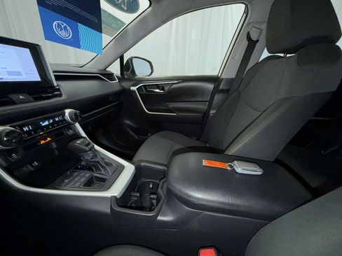 Used 2023 Toyota RAV4 XLE image 8