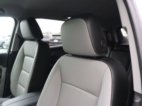 Used 2024 GMC Terrain SLT w/ LPO, Floor Liner Package AWD/4WD image 30