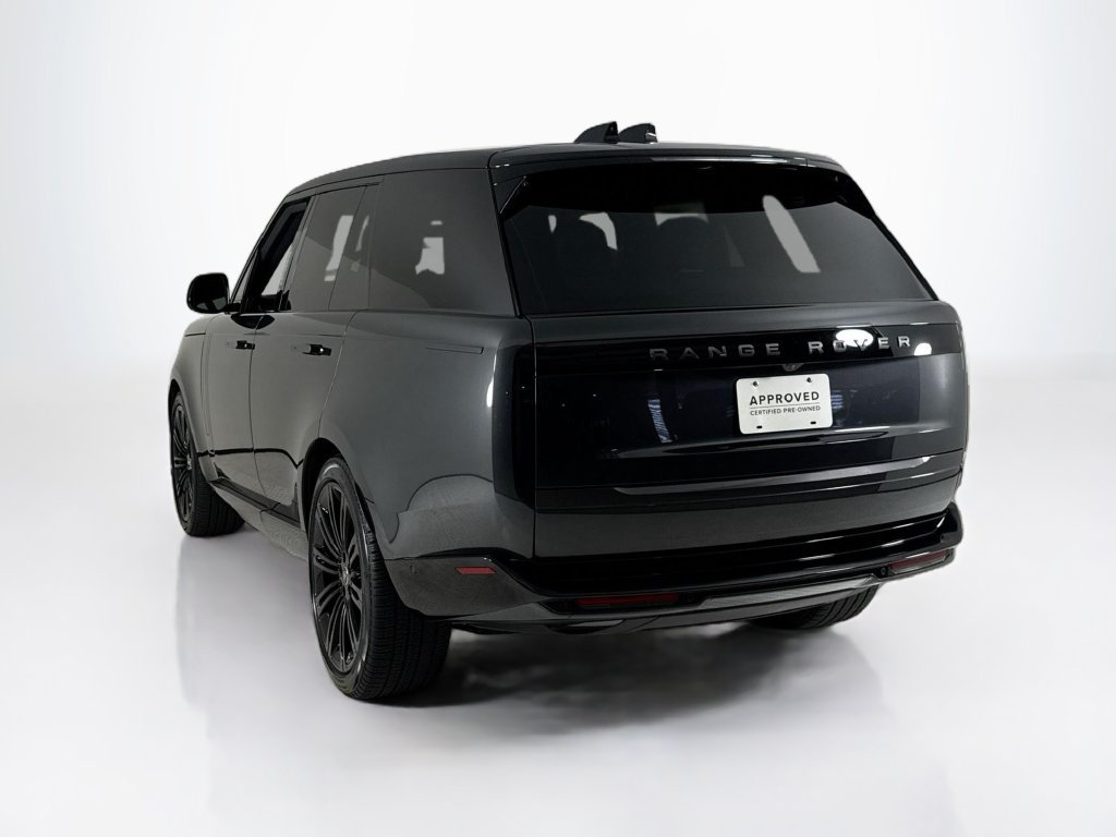 Used 2024 Land Rover Range Rover SE AWD/4WD image 3