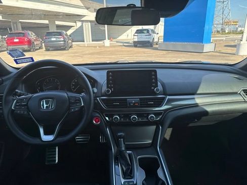 Used 2018 Honda Accord Sport image 7