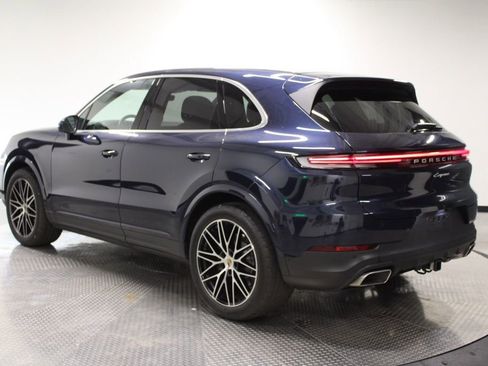 Certified 2024 Porsche Cayenne AWD/4WD image 3