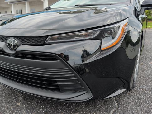 Used 2024 Toyota Corolla LE FWD image 30