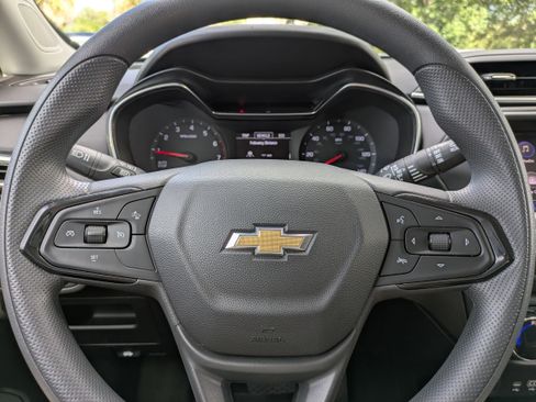 Used 2023 Chevrolet TrailBlazer LT FWD image 24