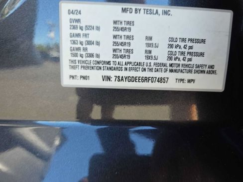 Used 2024 Tesla Model Y Long Range AWD/4WD image 29