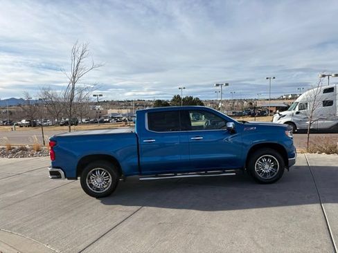 Used 2022 Chevrolet Silverado 1500 LTZ w/ LTZ Convenience Package II AWD/4WD image 11