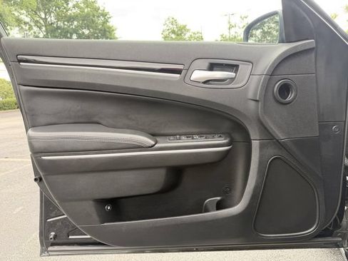 Used 2023 Chrysler 300 Touring w/ Sport Appearance Package RWD image 9