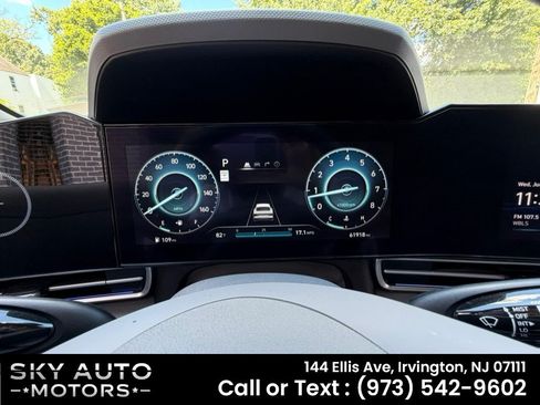 Used 2024 Hyundai Elantra SEL FWD image 12