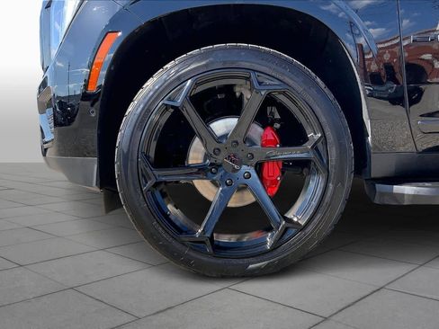 Used 2025 GMC Yukon Denali w/ LPO, Floor Liner Package image 9