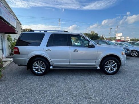 Used 2017 Ford Expedition Limited AWD/4WD image 8