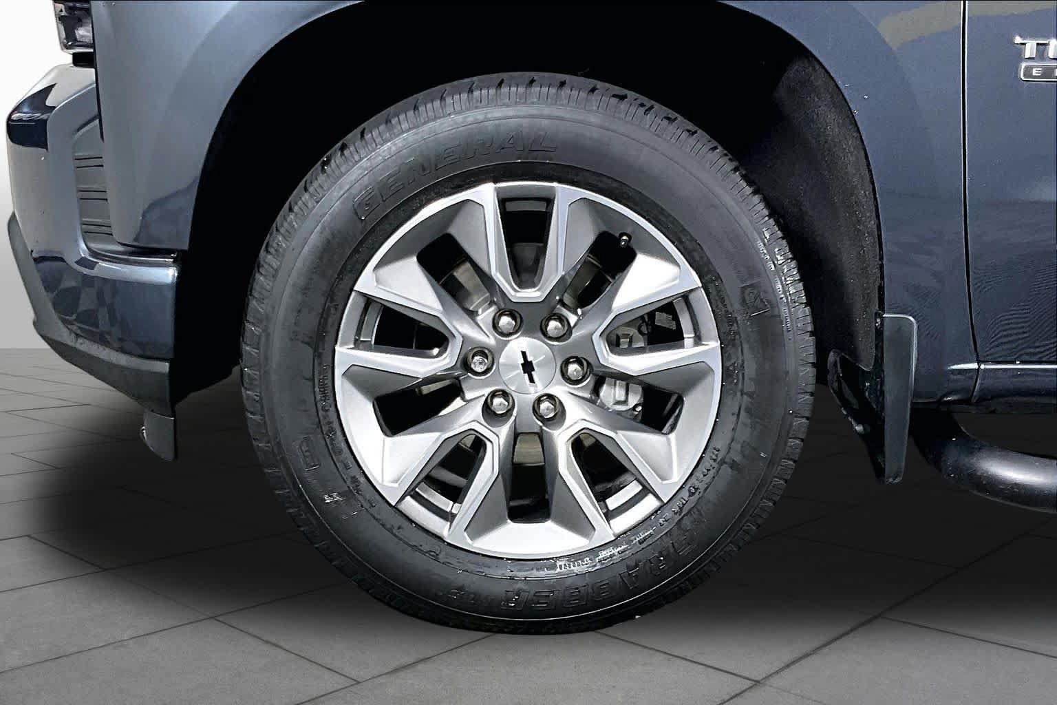 Used 2022 Chevrolet Silverado 1500 RST w/ Bed Protection Package RWD image 10