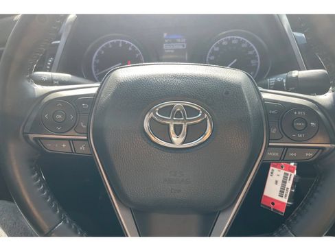 Used 2021 Toyota Camry SE FWD image 30