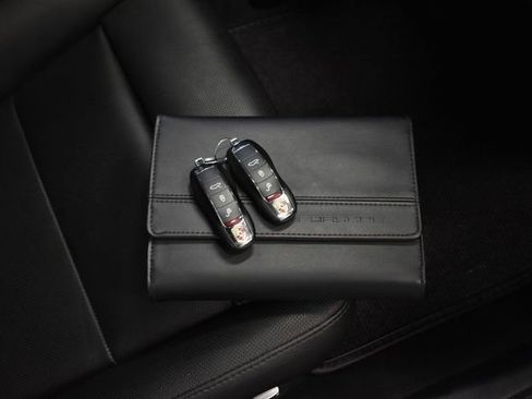 Used 2017 Porsche 911 Carrera 4S image 6