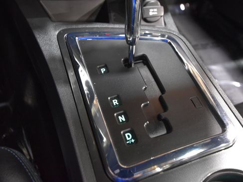 Used 2009 Dodge Challenger R/T RWD image 33