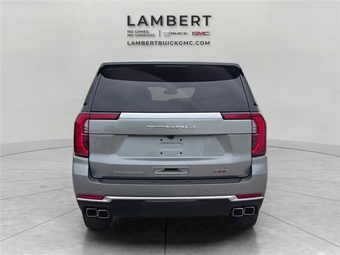 Used 2025 GMC Yukon XL Denali AWD/4WD image 6