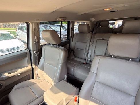 Used 2006 Jeep Commander 2WD image 41