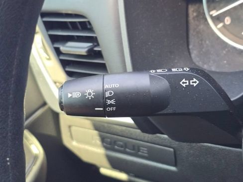 Used 2025 Nissan Rogue S AWD/4WD image 20